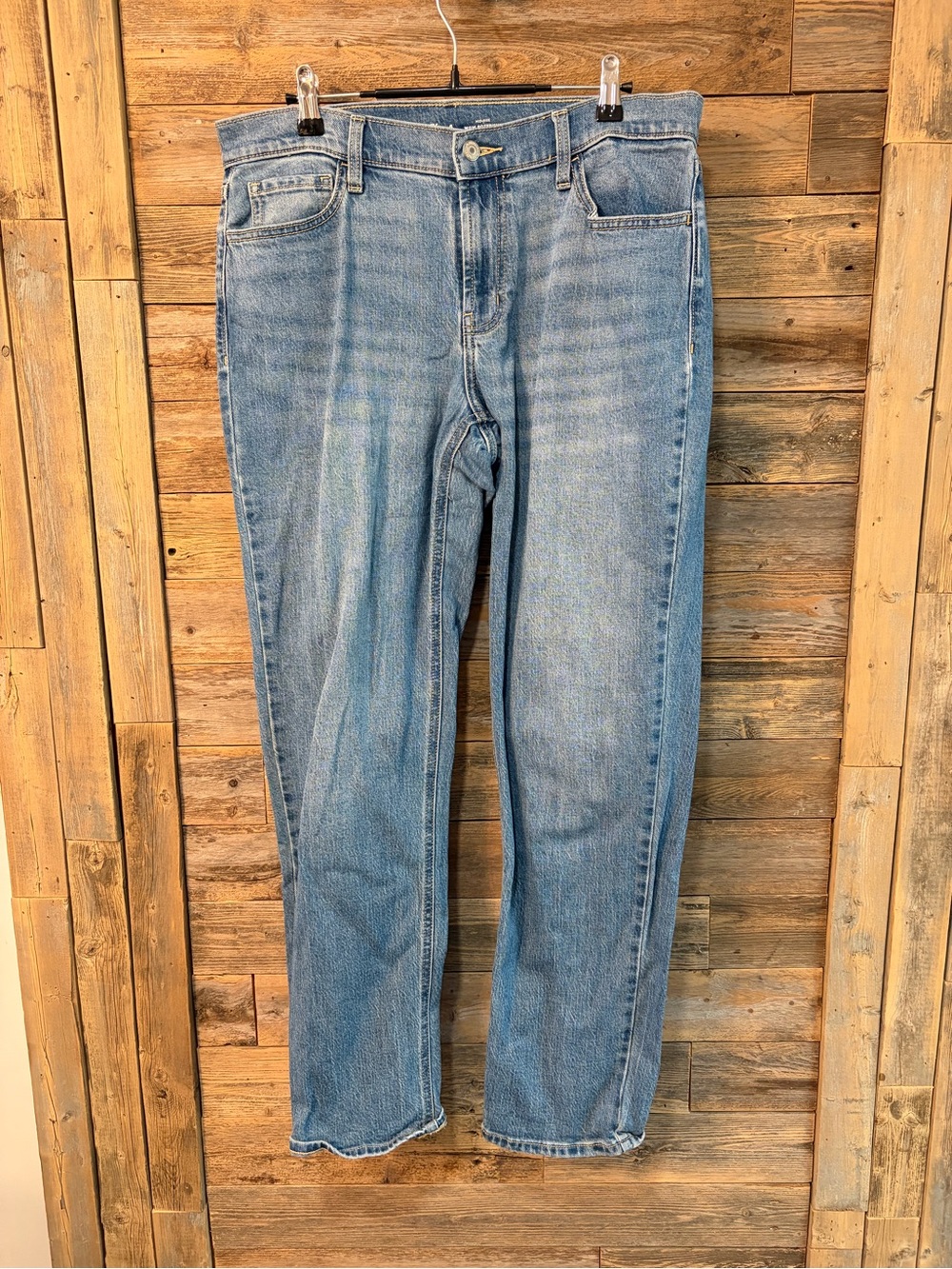 Old Navy women’s mid rise wow boyfriend medium wash jeans* - size 6